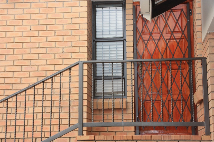 2 Bedroom Property for Sale in Langenhovenpark Free State